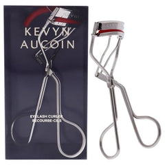Kevyn Aucoin curvador de pestanas con resultado de larga duración.
