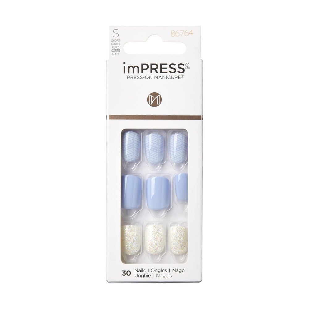 KISS imPRESS uñas sin pegamento en azul claro para un acabado profesional en casa.