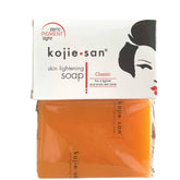 Kojie San Jabón Original con ácido kojícico, textura cremosa lista para exfoliar suavemente.