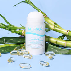 Kopari Performance Plus, textura suave que se desliza sin manchas.