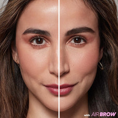 Kosas Air Brow Gel textura cremosa para un acabado suave.