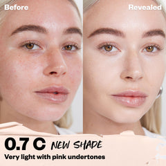 Kosas Revealer Concealer con ácido hialurónico para hidratar la piel.