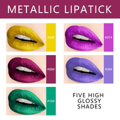 Labial KYDA con brillo metalizado para un toque luminoso.
