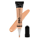 L.A. Girl Pro Concealer: envase compacto y aplicador práctico para retoques.