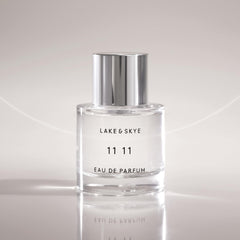 Lake & Skye 11 11: atomizador compacto para retoques rápidos.