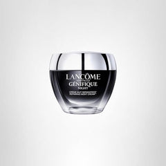 Lancôme Génifique crema de noche, textura sedosa que se funde al aplicar.