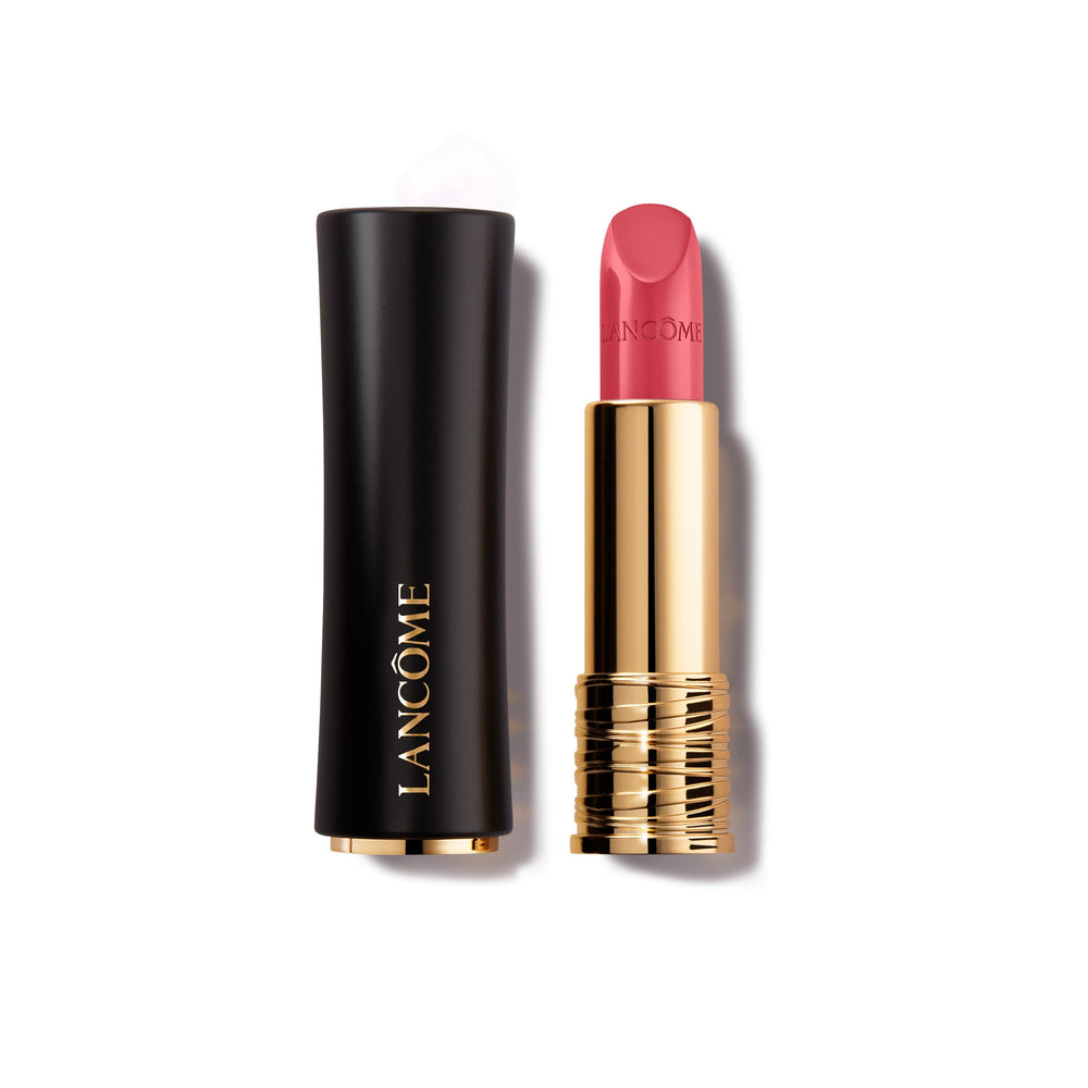 Lancôme L'Absolu Rouge hidrata labios con bálsamo de rosa y color duradero.