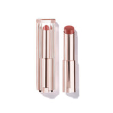 Lancôme Lip Idôle Squalane-12 Butterglow offre brillance instantanée et hydratation durable.