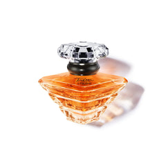 Lancôme Trésor – botella de cristal piramidal elegante para momentos especiales