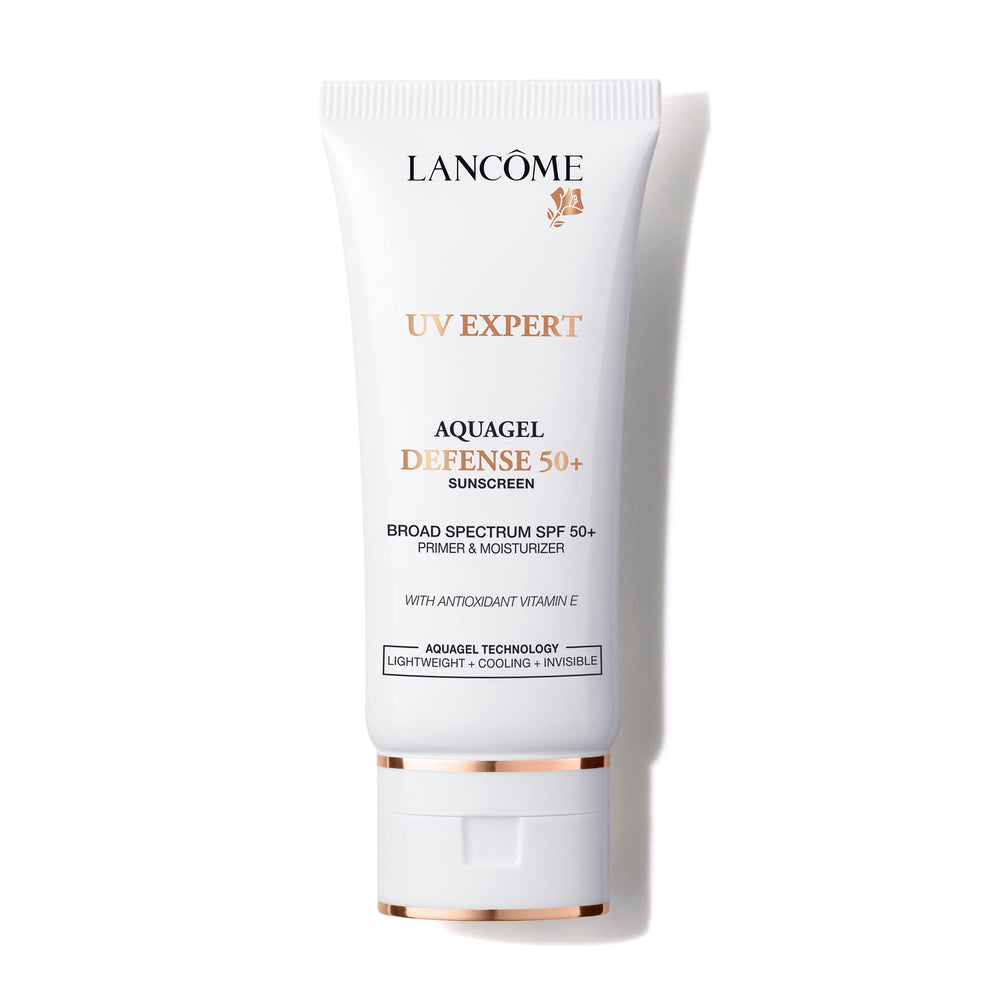 Lancôme UV Expert Defense, bote protector solar SPF50, ofrece hidratación ligera sin residuo.