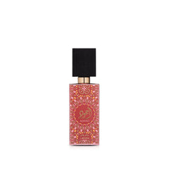 Lattafa Ajwad Pink To Pink: botella elegante para ocasiones especiales.