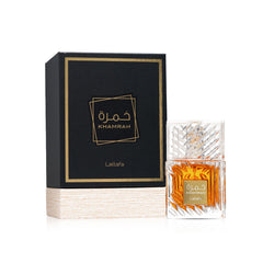 Lattafa Khamrah: primer plano del tapón lujoso para un aroma premium.