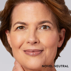 Nuance neutre et moderne, échantillon couleur polyvalent pour tous les looks.