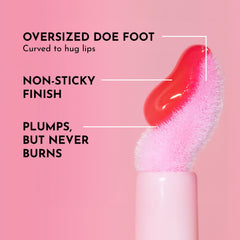 MAXI-LIP y manteca de karité se ven en la fórmula para hidratación intensa.