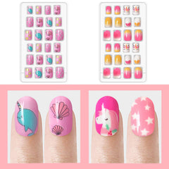 Uñas infantiles Laza con destellos y estrellas para look lúdico.