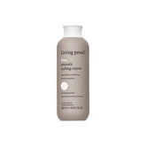Living Proof Crema de Peinado Sin Encrespamiento: botella visible para controlar el encrespamiento.