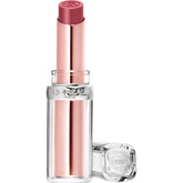 L'Oréal Paris Glow Paradise Balm-in-Lipstick: aplicación suave que hidrata y realza el color natural.