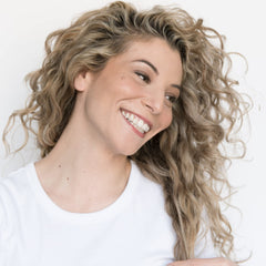 Love Ur Curls hidratación y definición en rizos gracias a manteca de karité.