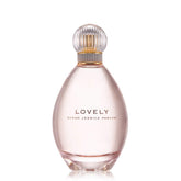 Lovely de SJP, botella con tapón detallado, perfecto para un toque de elegancia diaria.