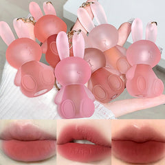 lucknest labios llavero conejo 2 en 1 para retoques en cualquier bolso.