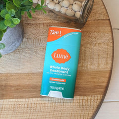 Desodorante Lume sin bicarbonato ayuda a exfoliar suavemente la piel