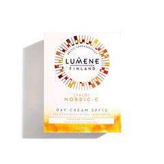Lumene Valo crema para rostro, aplicación suave, hidrata y protege con SPF durante el día.