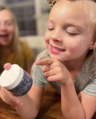 LunaStar Klee: brillo labial frambuesa, hidratante y color delicioso.