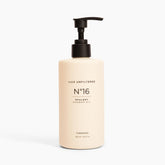 Lux Unfiltered N°16: aceite de ducha opulento vertido, hidratación suave para la piel.