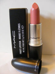 MAC barra de labios Angel, primer plano, color sedoso para un acabado elegante.