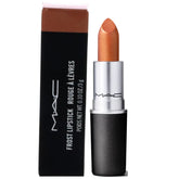 MAC Frost Lipstick bronce brillante con acabado perlado para un look radiante.