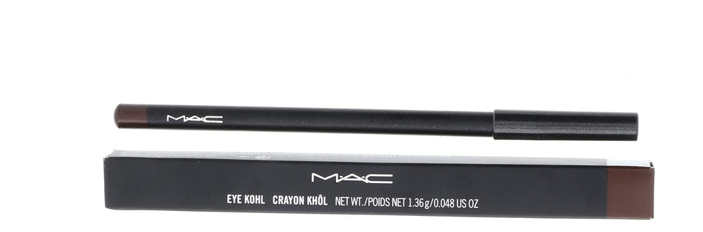MAC lápiz delineador de ojos Teddy para color intenso y aplicación fácil.