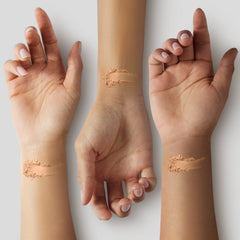 MAC Studio Fix Powder Plus Foundation NC43 texture matte pour un teint lisse et durable
