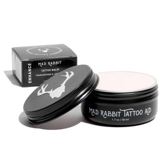 Mad Rabbit bálsamo para tatuajes, aplicación suave que hidrata la tinta.