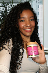 MAKOF BEAUTY Chebe butter aplica suavemente para nutrir cabello y cuero cabelludo.
