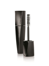 Mary Kay Lash Intensity Mascara: aplicación suave para definición precisa.