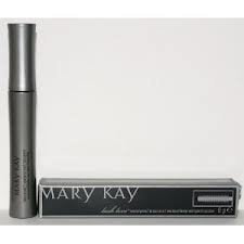 Mary Kay Lash Love impermeable: aplicación precisa para pestanas definidas y duraderas.