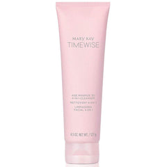 Mary Kay TimeWise 3D, textura cremosa que se esparce fácilmente para una limpieza diaria.
