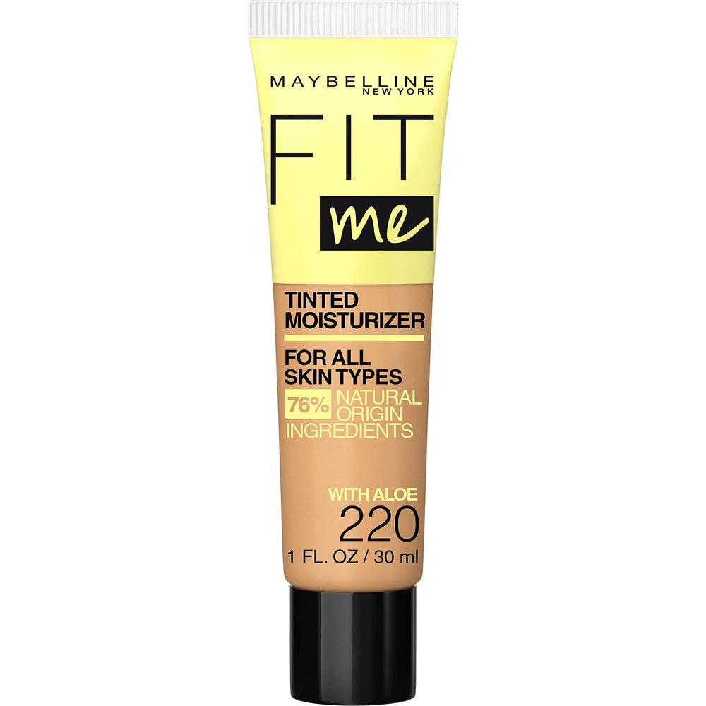 Maybelline Fit Me tono 220, cobertura natural y acabado ligero.
