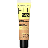 Maybelline Fit Me tono 220, cobertura natural y acabado ligero.