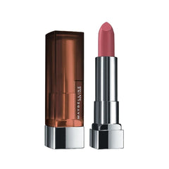 Maybelline Labial Sensacional aplicada en centro de labios con color intenso y mate