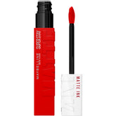 Maybelline Labial Tinta Mate con aplicador flecha para precisión.