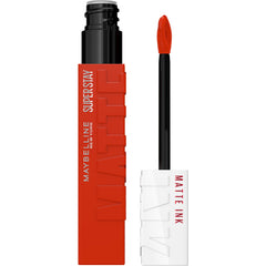 Maybelline Super Stay Matte Ink Innovator con aplicador flecha para aplicación precisa.