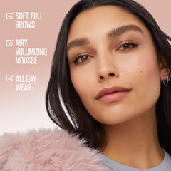 Maybelline Superfluff Cejas, definicion natural con acabado suave y tacto ligero.