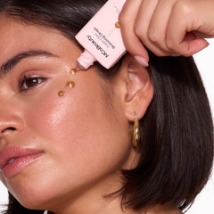 MCoBeauty Super Glow Bronzing Drops: aplicación precisa para un bronceado suave y controlado.