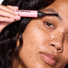 MCoBeauty gel híbrido fija cejas con acabado natural