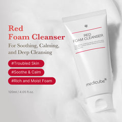 Medicube Limpiador Rojo Espuma, textura densa que facilita la aplicación.