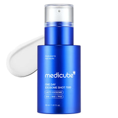 Medicube Zero Exosome Shot, botella en primer plano, ofrece hidratación suave.