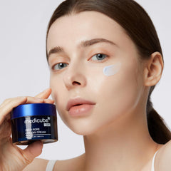 Medicube Zero Pore crema: textura ligera que se absorbe sin dejar residuo.