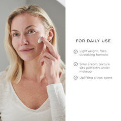 Medik8 C-Tetra Day Cream, brillo sutil para luminosidad natural.