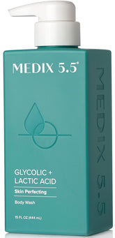 Medix 5.5 gel exfoliante, botella vertiendo, limpieza suave del cuerpo.